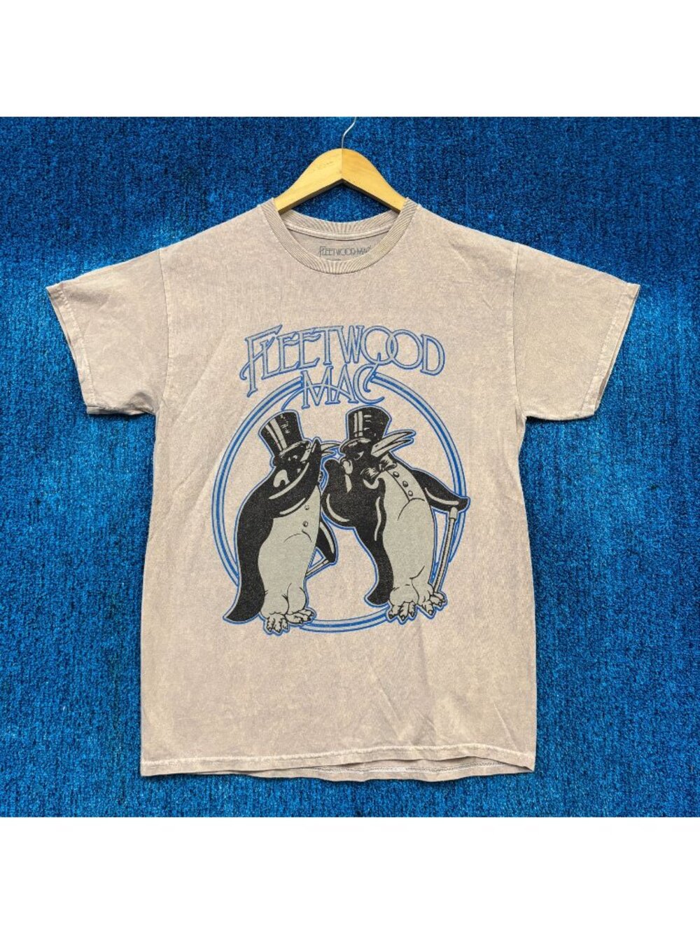 Fleetwood Mac Penguins Rock Tan T-Shirt Size Medium